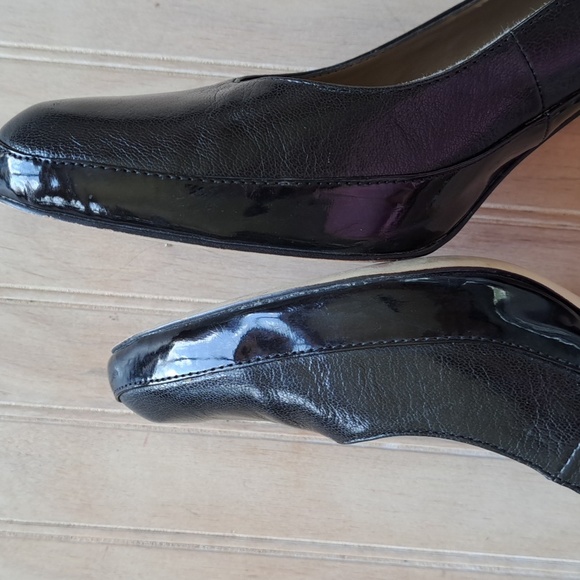 Liz Claiborne "Cammie" Black Leather High Heel Pumps Elegant Chic Round Toe - Picture 11 of 16
